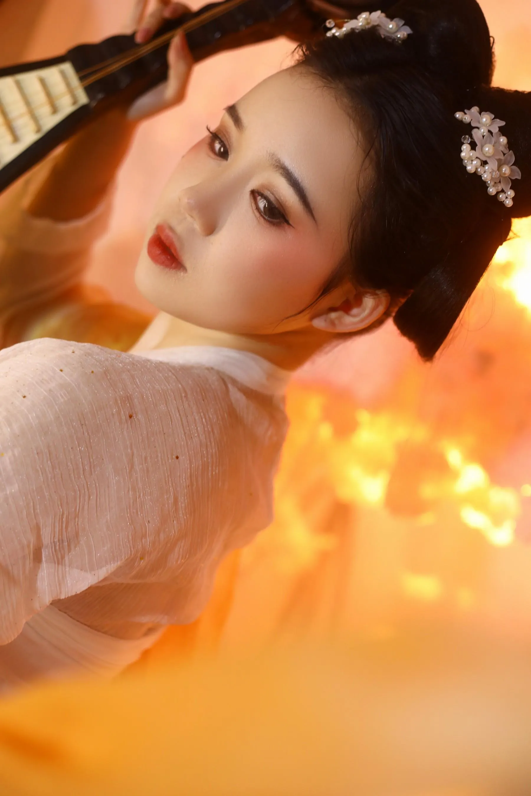 [YITUYU艺图语]2022.09.02 银睿姬 一只高高 [32P]插图1